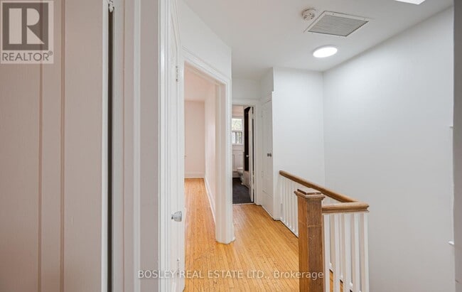 Building Photo - 272 Dovercourt Rd