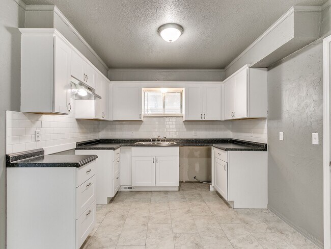 Building Photo - 437 NW 85th St
