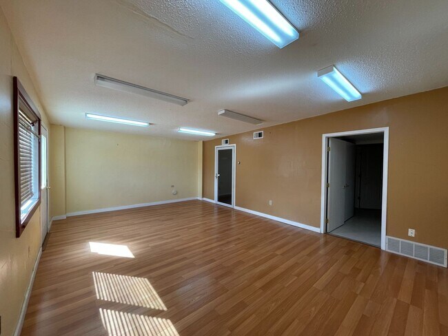 Building Photo - 1 bedroom 1 bath  in Canon City