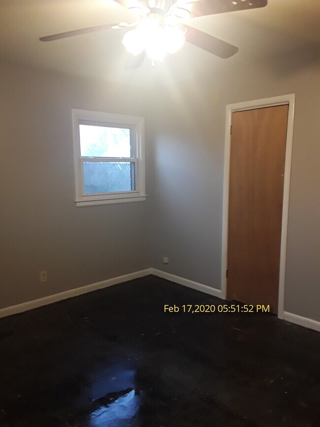 Building Photo - 9325 Donerail Way