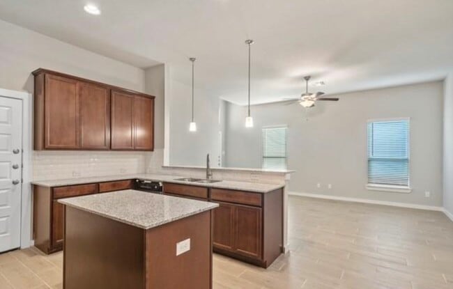Building Photo - 218 Oakcrest