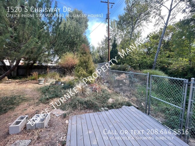 Building Photo - 1520 Chrisway Dr