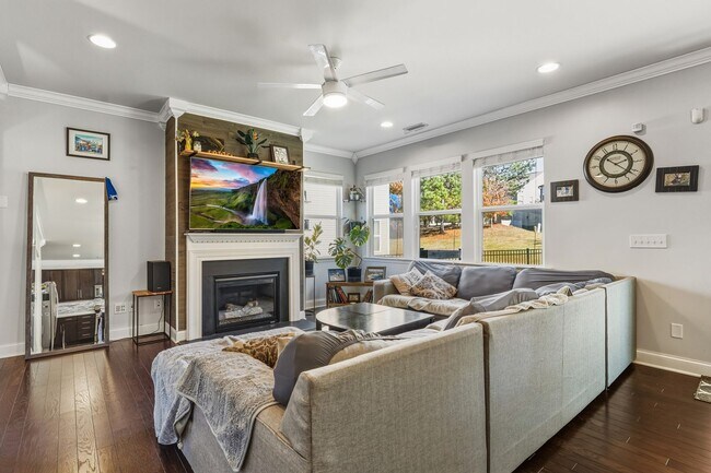 Foto del edificio - Stylish, Energy-Efficient 3 Bed/2.5 Bath H...