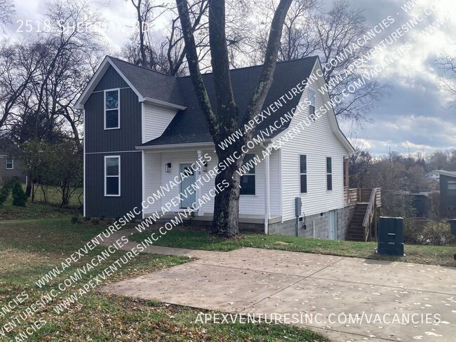 Foto del edificio - East Nashville Home near Stratford School