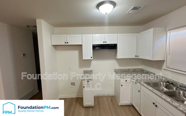Foto del edificio - 4062 Berrywood Ave