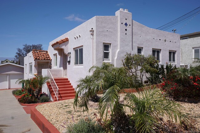 Building Photo - 2444 Curlew St
