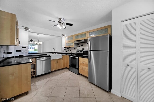Foto del edificio - 600 Squire Cir