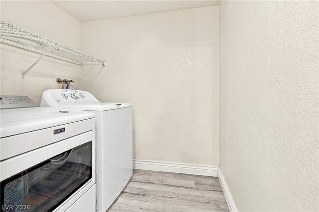 Building Photo - 2304 Chatfield Dr