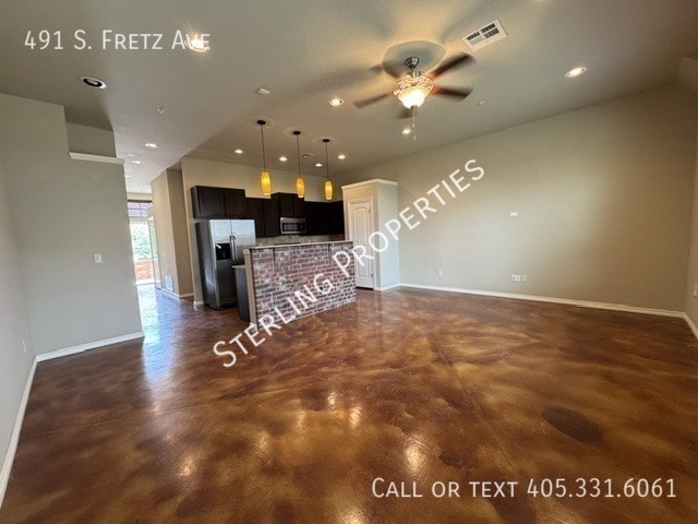 Building Photo - 491 S Fretz Ave
