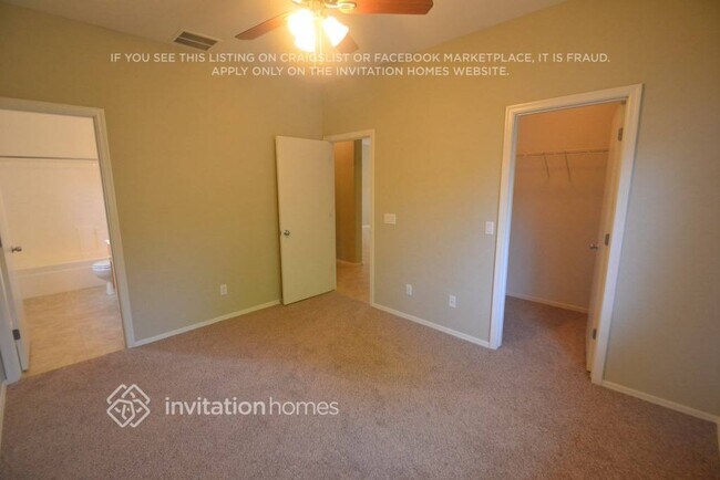 Building Photo - 12138 N 153rd Ave