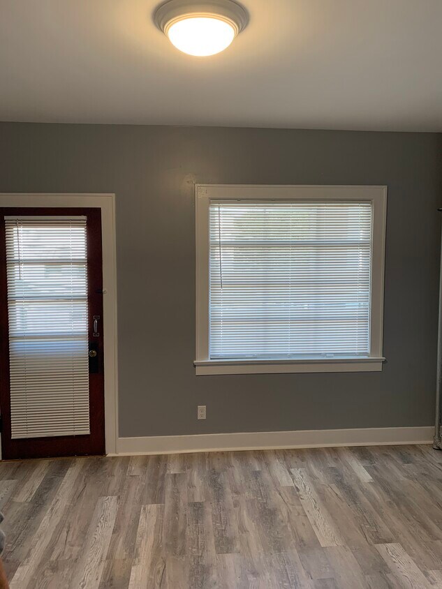 Living Room - 220 W Mary St