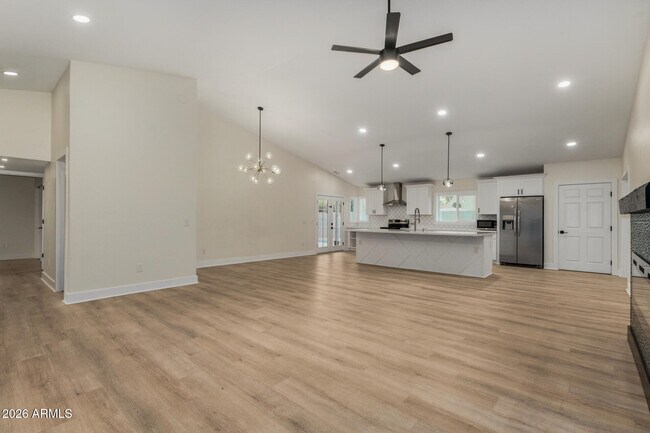 Foto del edificio - 5713 E Hillery Dr