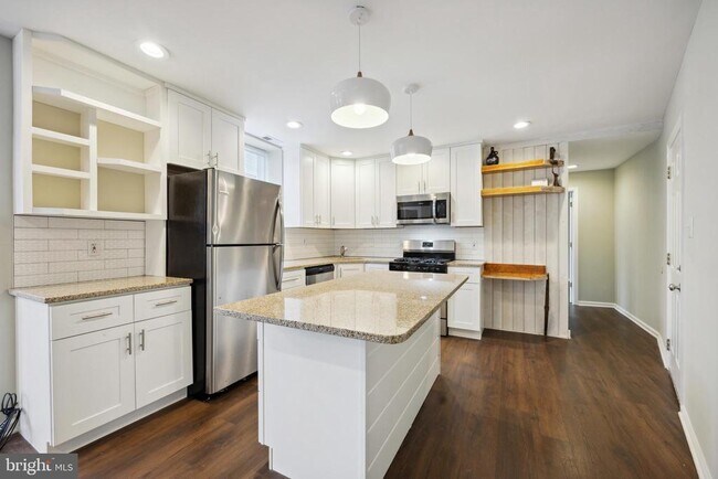 Foto del edificio - 2334 Brown St