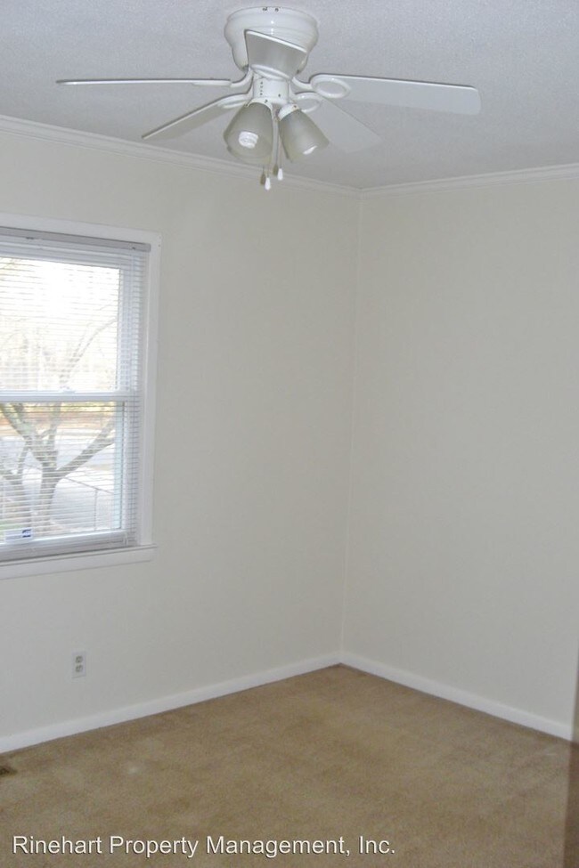 Building Photo - 1033 Eastwood Dr