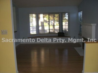 Foto del edificio - 2220 Coroval Dr