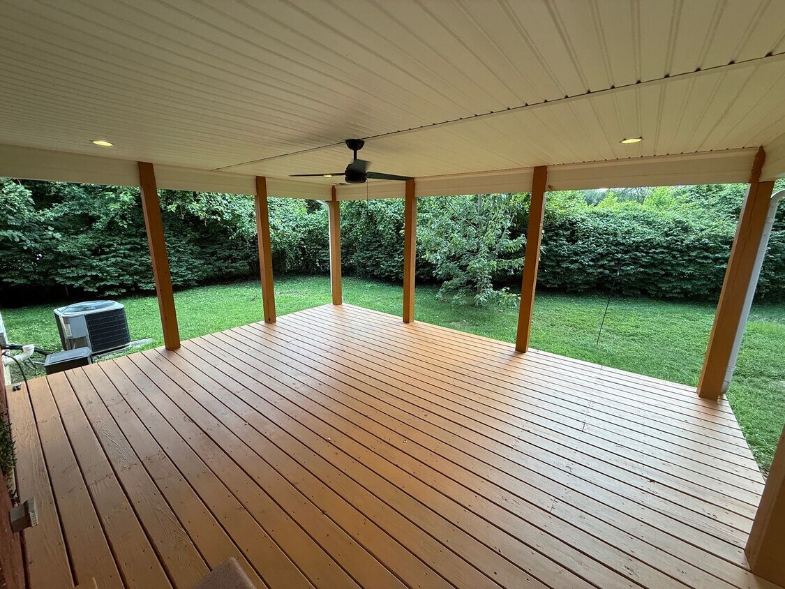 Foto principal - REMODELED 4-BEDROOM HOME W/FENCED YARD