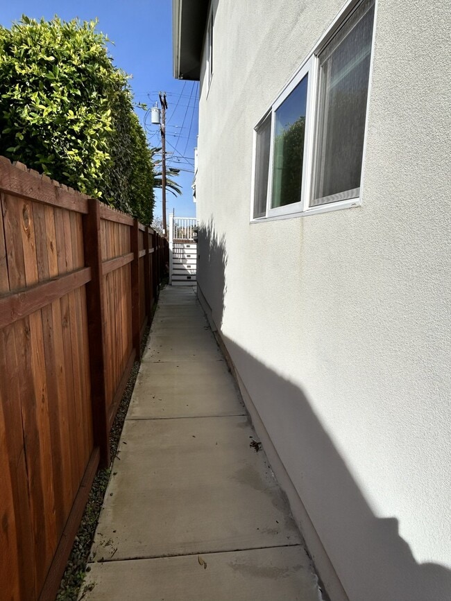Building Photo - 1522 Morenci St