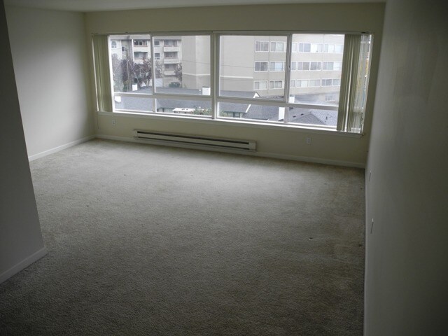 Foto principal - 5210 Russell Ave NW