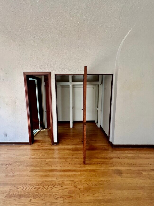Foto del edificio - 367 N Orange Grove Ave