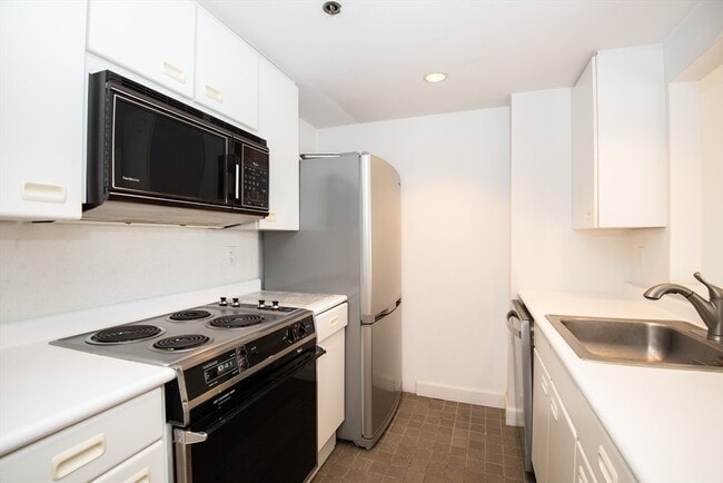 Foto del edificio - 931 Massachusetts Ave