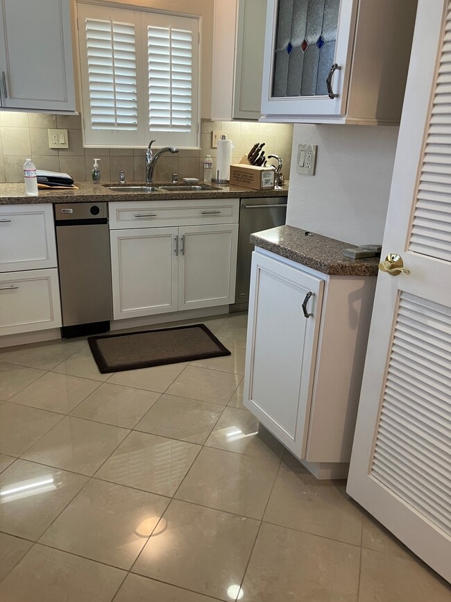 Foto del edificio - 1621 Hilts Ave