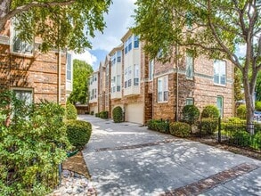 Building Photo - 4330 Holland Ave