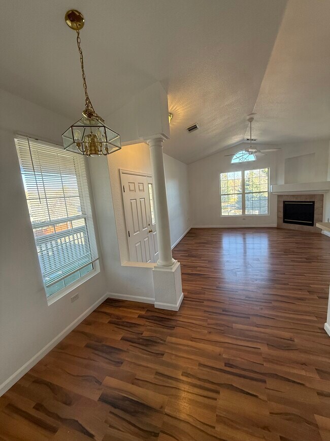 Building Photo - 4094 S Crystal Cir