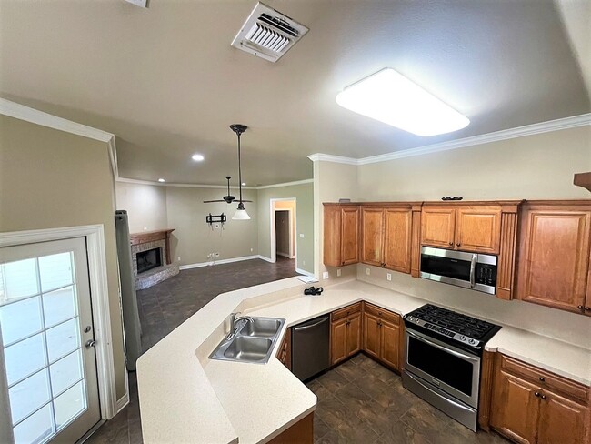 Building Photo - MOVE IN SPECIAL - $999. for first full mon...