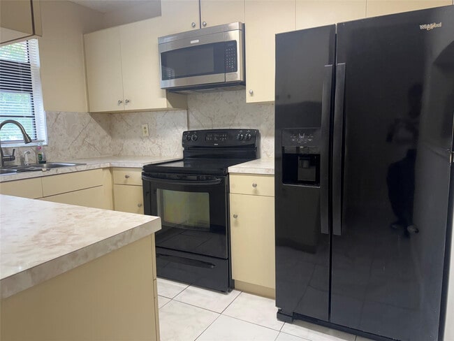 Foto del edificio - 3512 NW 114th Ln