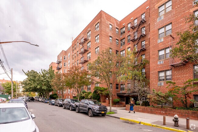 Building Photo - 1855 E 12th St
