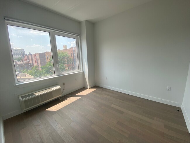 Foto del edificio - 152-11 89th Ave
