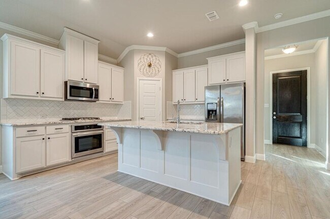 Building Photo - 912 Parkside Dr