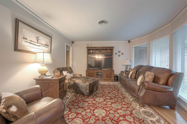 Foto del edificio - 6414 Pineshade Ln