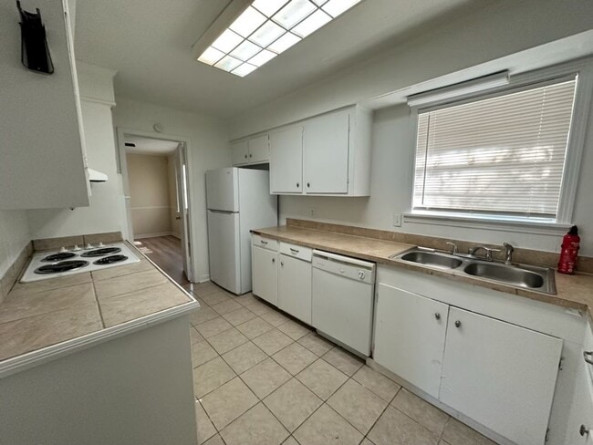 Building Photo - 3 Bed/2 Bath Home in Northeast Jackson!!