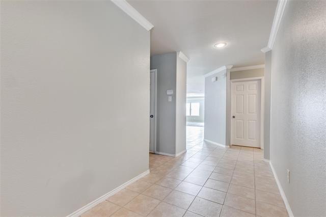 Building Photo - 1413 Lone Pine Dr