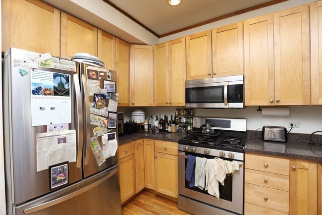 Foto del edificio - 2774 N Kenmore Ave