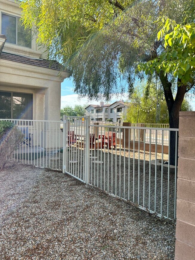 Building Photo - Furnished Rental Available Now!