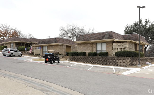 Greenway Village Apartments Mesquite Tx Apartments Com