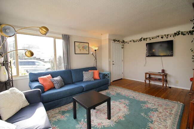 Foto del edificio - 7105-7115 NE Halsey St