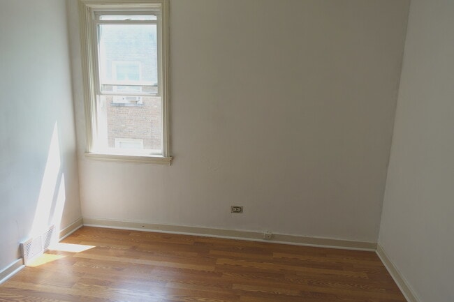 Building Photo - 8106 Kilpatrick Ave