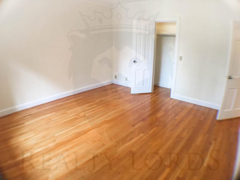 Primary Photo - 160 Sewall Ave