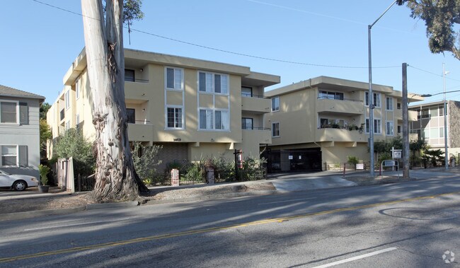 Primary Photo - Camino Commons