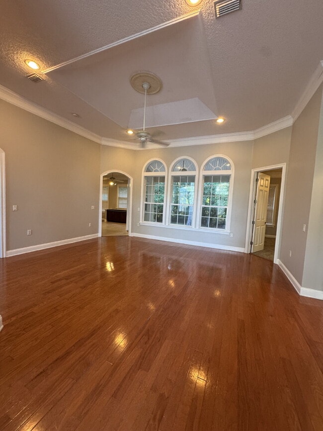 Building Photo - 4 bedroom 4 bath in gated community in Ora...