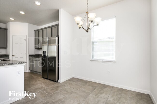 Foto del edificio - 609 Crown Rose Dr