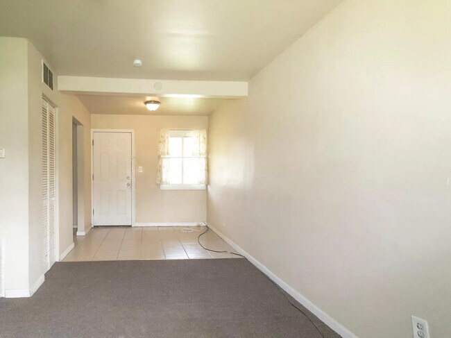 Building Photo - 32620 Manistee St