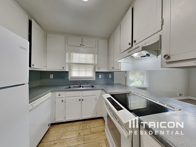 Building Photo - 8458 Hightower Trail SW