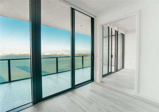 Foto del edificio - 480 NE 31st St
