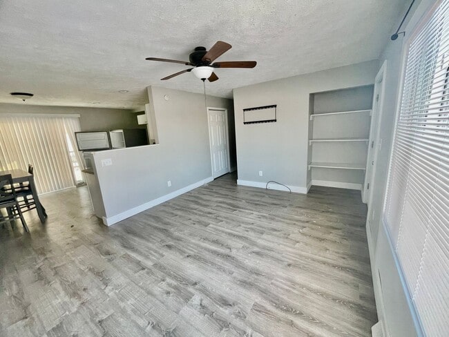 Foto del edificio - 3 Bed 1 Bath- South Park PA