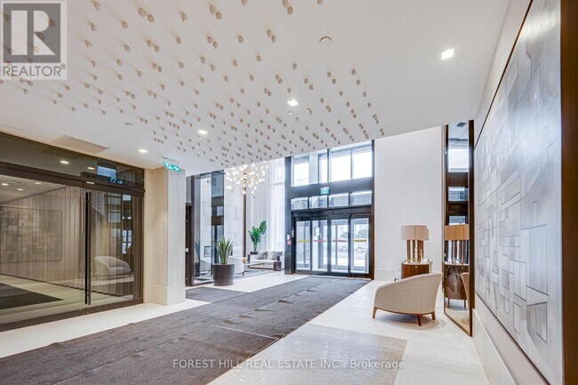 Photo du bâtiment - 2020 Bathurst St