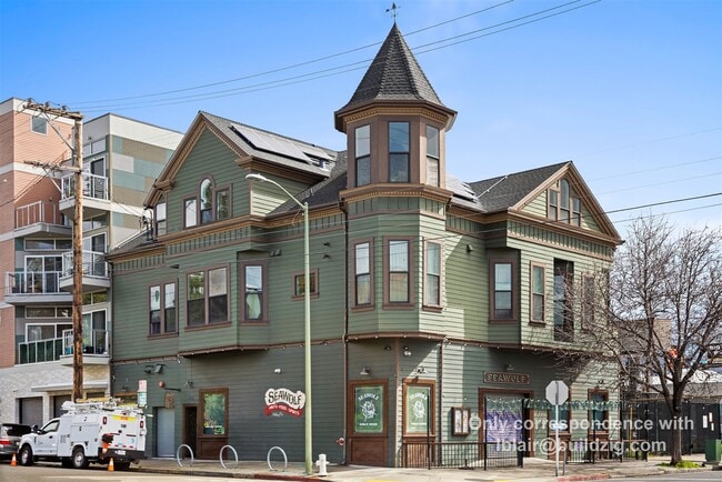 Building Photo - 404 Webster St